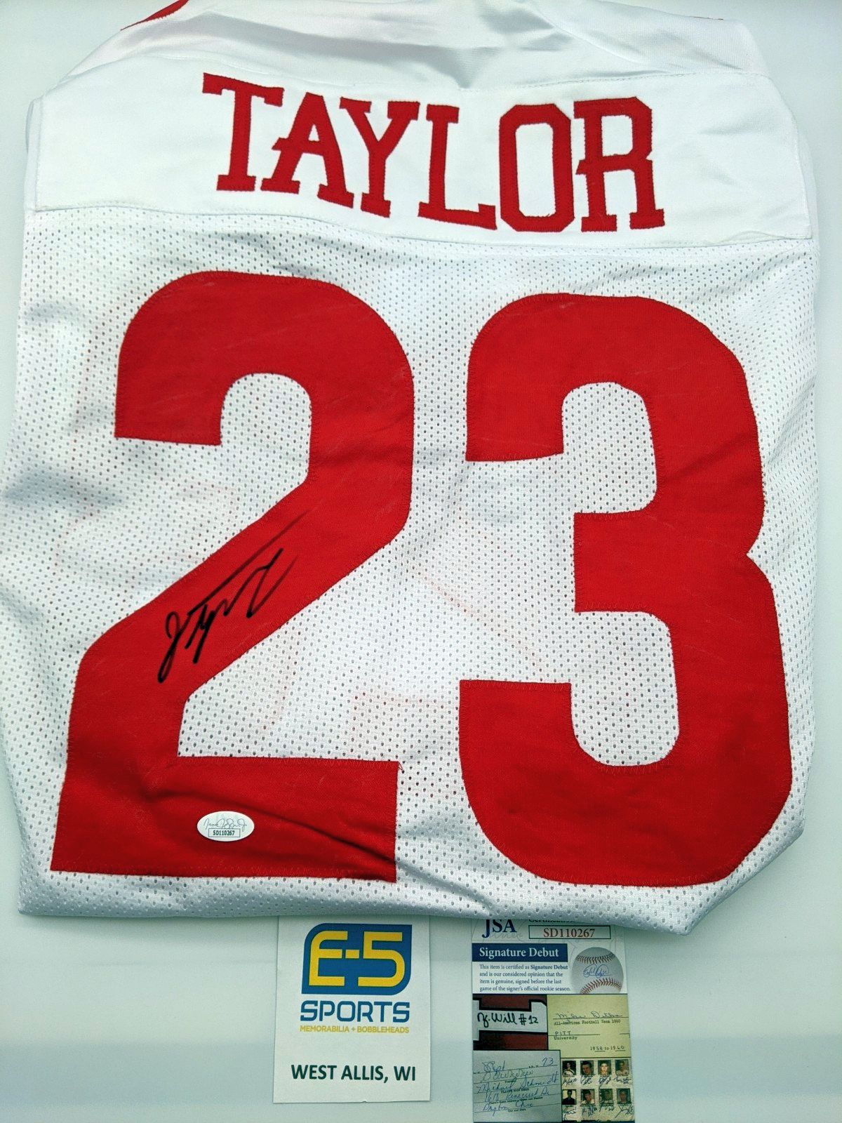 Jonathan Taylor Signed Badger Items – E-5 Sports